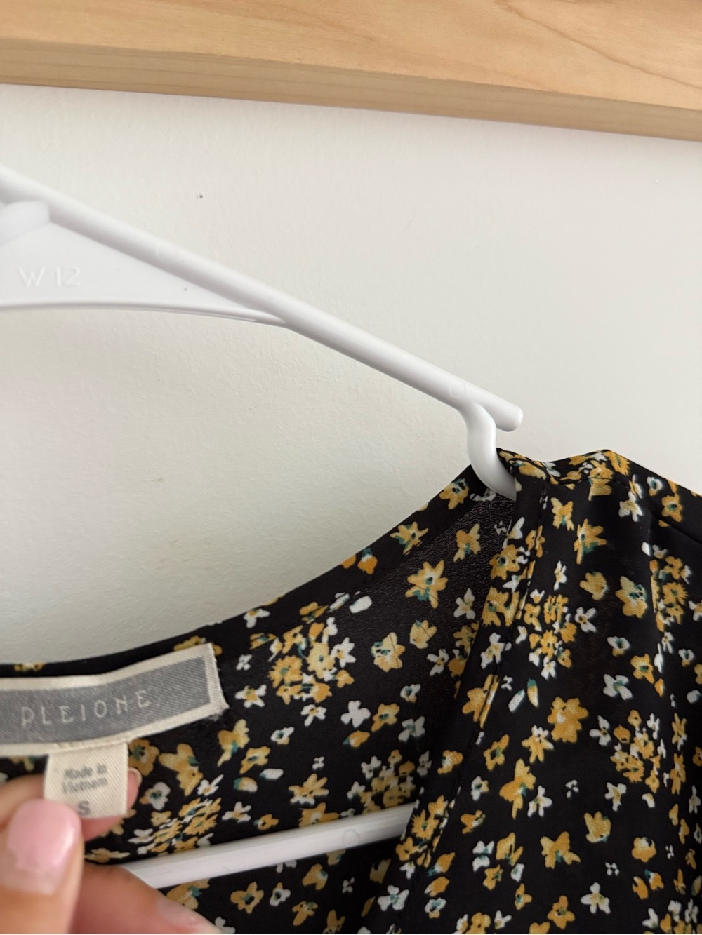 Pleione black ditsy floral peplum blouse Size Small - Picture 2 of 5